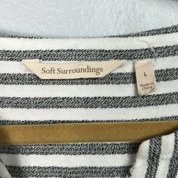 Soft Surroundings Black & White Stripe Floral Embroidered Tunic Top Large - Picture 3 of 9